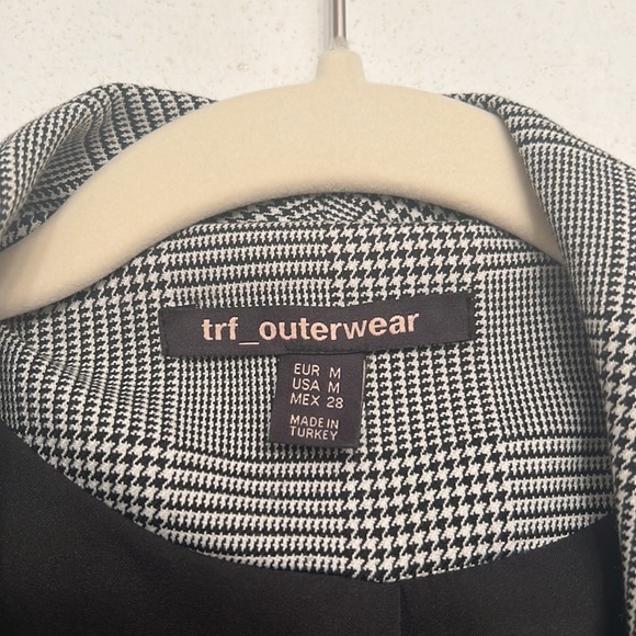 Oversized Blazer - Picture 2 of 9